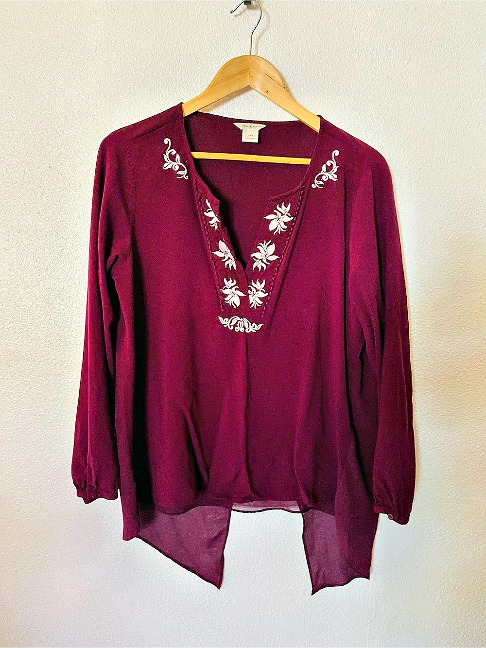 Ariat Women's Embroidered Blouse Size Large